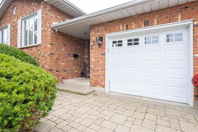 121 Tollgate Road, House detached with 4 bedrooms, 2 bathrooms and 8 parking in Brantford ON | Image 4