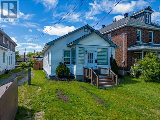 433 Bessie Avenue, House detached with 3 bedrooms, 2 bathrooms and null parking in Greater Sudbury ON | Card Image
