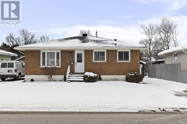 25 South Market St, House detached with 3 bedrooms, 1 bathrooms and null parking in Sault Ste. Marie ON | Image 2