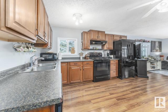 300 - 11121 Twp Rd 595, House detached with 2 bedrooms, 1 bathrooms and null parking in St. Paul County No. 19 AB | Image 17