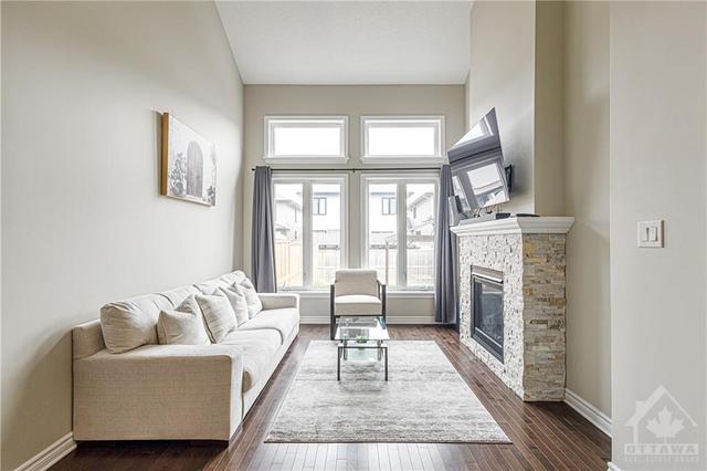 317 Livery Street, Townhouse with 3 bedrooms, 3 bathrooms and 3 parking in Ottawa ON | Image 12