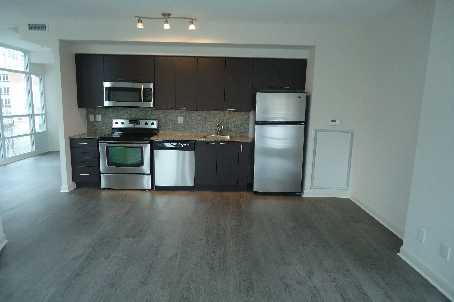 000 - 15 Bruyeres Mews, Condo with 1 bedrooms, 1 bathrooms and 1 parking in Toronto ON | Image 2