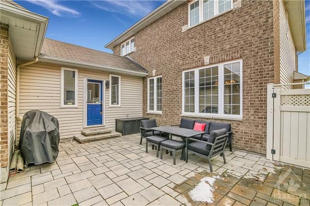 333 Parkin Circle, House detached with 3 bedrooms, 4 bathrooms and 4 parking in Ottawa ON | Image 6