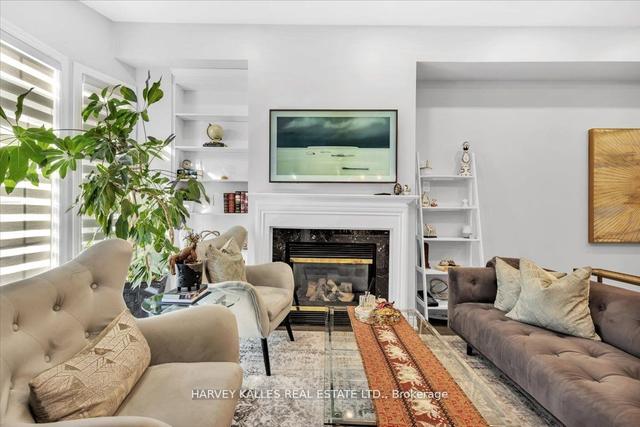 th20 - 2 Rean Dr, Townhouse with 2 bedrooms, 3 bathrooms and 2 parking in Toronto ON | Image 2