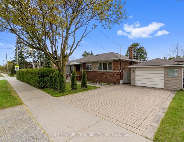 12 Sussex Ave, House detached with 2 bedrooms, 4 bathrooms and 4 parking in Richmond Hill ON | Image 12