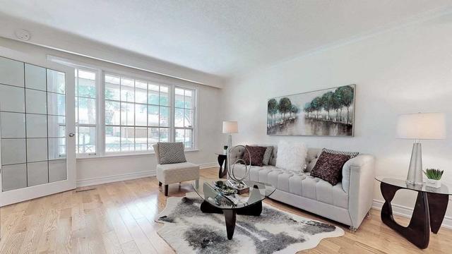 10 Adamede Cres, House detached with 4 bedrooms, 3 bathrooms and 4 parking in Toronto ON | Image 1