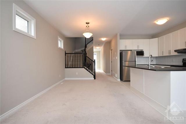 263 Hepatica Way, Townhouse with 3 bedrooms, 3 bathrooms and 3 parking in Ottawa ON | Image 7