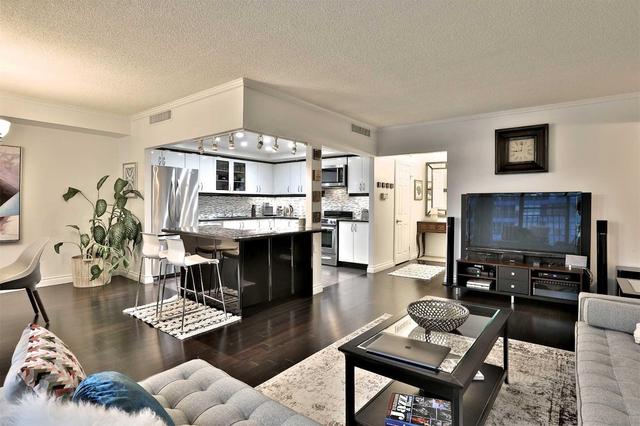 409 - 55 Harbour Sq, Condo with 1 bedrooms, 1 bathrooms and 1 parking in Toronto ON | Image 5