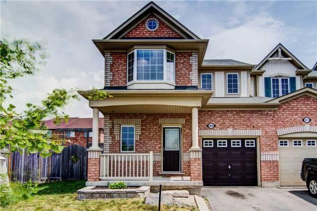 809 Johnson Hts, House attached with 3 bedrooms, 3 bathrooms and 1 parking in Milton ON | Image 2