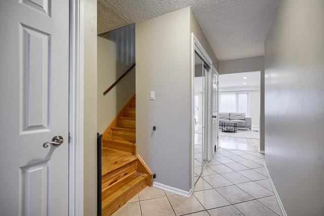 26 Carisbrooke Crt, Townhouse with 3 bedrooms, 3 bathrooms and 2 parking in Brampton ON | Image 29
