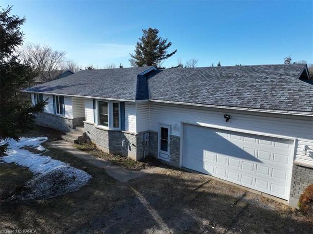 2416 Railton Road, House detached with 3 bedrooms, 3 bathrooms and 12 parking in South Frontenac ON | Image 8