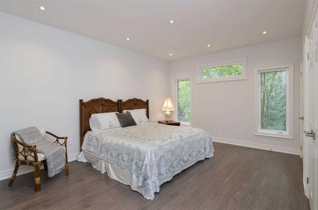 936 Shadrach Dr, House detached with 2 bedrooms, 3 bathrooms and 6 parking in Newmarket ON | Image 6
