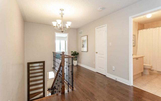 3258 Flagstone Dr, House attached with 3 bedrooms, 3 bathrooms and 3 parking in Mississauga ON | Image 19