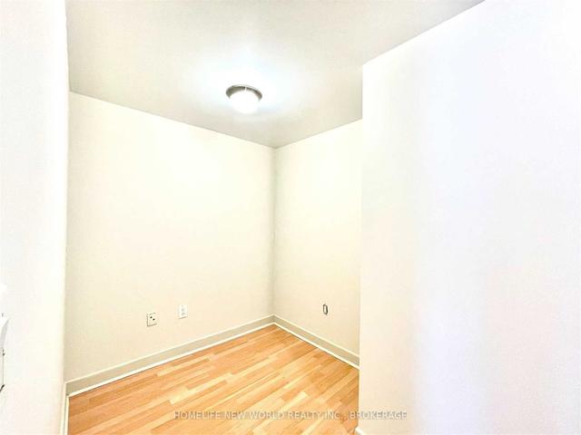 2807 - 35 Mariner Terr, Condo with 1 bedrooms, 1 bathrooms and 1 parking in Toronto ON | Image 2