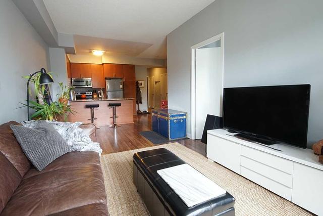215 - 260 Sackville St, Condo with 1 bedrooms, 2 bathrooms and 1 parking in Toronto ON | Image 2