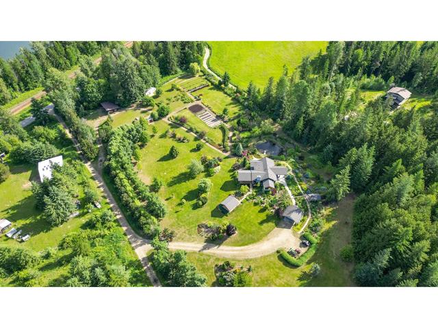 6890 Harrop Procter Road, House detached with 3 bedrooms, 3 bathrooms and 8 parking in Central Kootenay E BC | Image 58