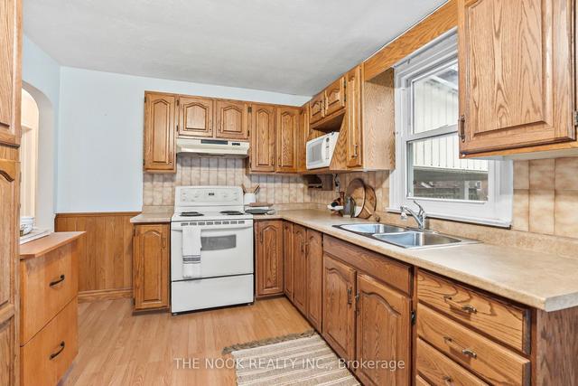 374 Elgin St E, House detached with 2 bedrooms, 2 bathrooms and 6 parking in Oshawa ON | Image 7