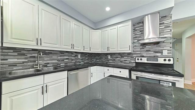 34 Woodside Crt, House detached with 3 bedrooms, 4 bathrooms and 3 parking in Brampton ON | Image 3