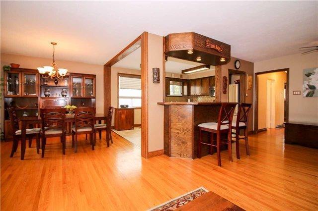 132 Everton Dr, House detached with 3 bedrooms, 2 bathrooms and 6 parking in Innisfil ON | Image 2