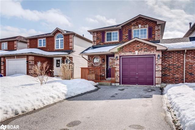 64 Dunsmore Lane, House detached with 3 bedrooms, 1 bathrooms and null parking in Barrie ON | Image 2