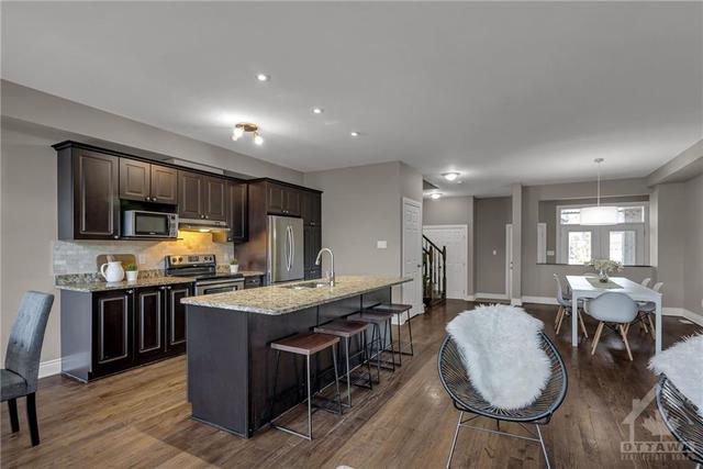 6787 Breanna Cardill Street, Townhouse with 3 bedrooms, 4 bathrooms and 3 parking in Ottawa ON | Image 10