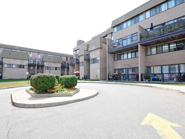 290 - 2095 Roche Crt, Townhouse with 3 bedrooms, 2 bathrooms and 1 parking in Mississauga ON | Card Image
