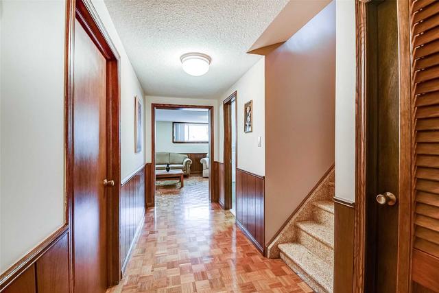 17 Newell Crt, House detached with 3 bedrooms, 2 bathrooms and 4 parking in Toronto ON | Image 22