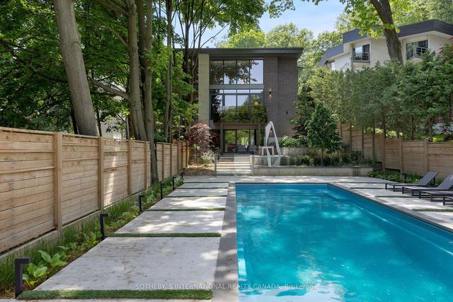 11 North Dr, House detached with 4 bedrooms, 7 bathrooms and 6 parking in Toronto ON | Image 9