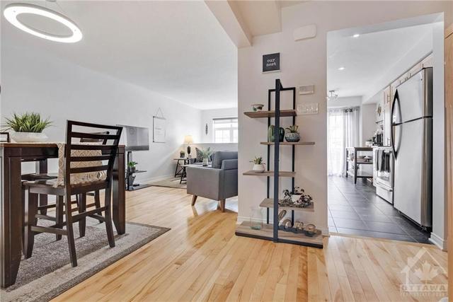 115 Cedardown Private, Townhouse with 3 bedrooms, 3 bathrooms and 3 parking in Ottawa ON | Image 2