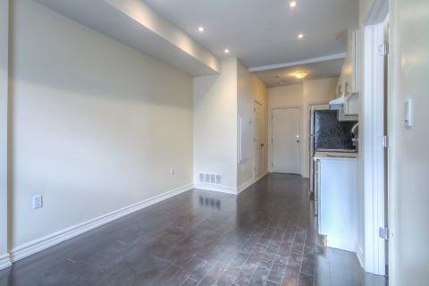 02 - 180 Carlton St, House attached with 2 bedrooms, 2 bathrooms and null parking in Toronto ON | Image 5