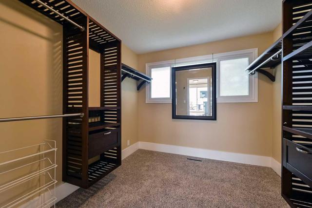 2412 Langriville Drive Sw, House detached with 3 bedrooms, 2 bathrooms and 3 parking in Calgary AB | Image 17