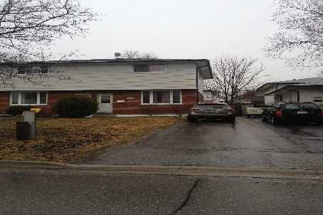 402 Oshawa Blvd N, House semidetached with 3 bedrooms, 2 bathrooms and 2 parking in Oshawa ON | Image 1