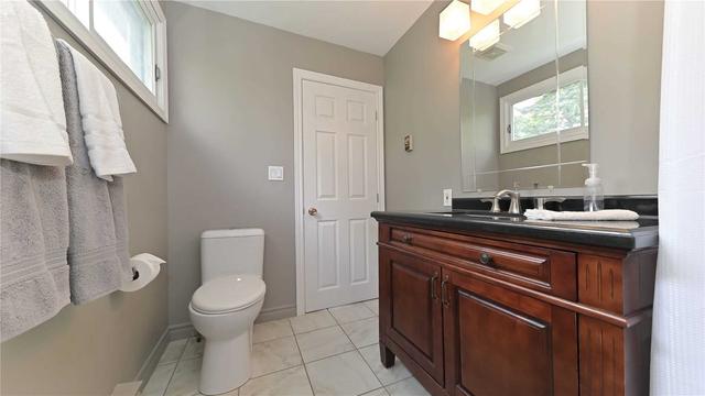 14 Murray St, House detached with 4 bedrooms, 3 bathrooms and 8 parking in Brampton ON | Image 11