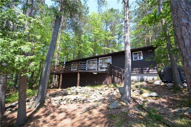 8572 Go Home Lake Shore, House detached with 3 bedrooms, 1 bathrooms and null parking in Georgian Bay ON | Image 1