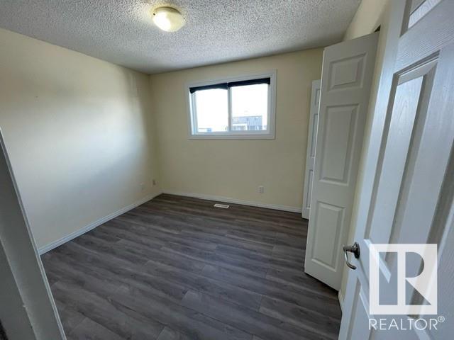 1430 Lakewood Rd Nw, House attached with 3 bedrooms, 1 bathrooms and 1 parking in Edmonton AB | Image 19