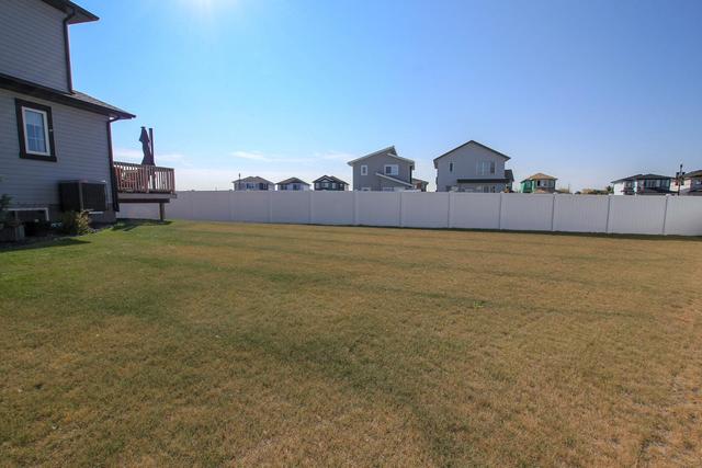 76 Latoria Court, Home with 3 bedrooms, 2 bathrooms and 3 parking in Red Deer County AB | Image 39