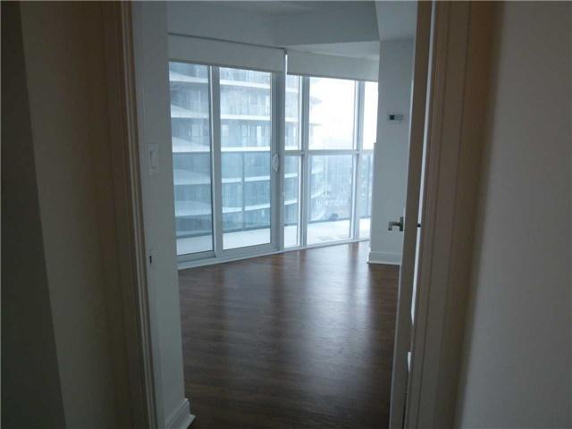 1905 - 60 Absolute Ave, Condo with 2 bedrooms, 2 bathrooms and 1 parking in Mississauga ON | Image 10