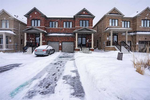 122 Christine Elliott Ave, House semidetached with 4 bedrooms, 3 bathrooms and 3 parking in Whitby ON | Image 1