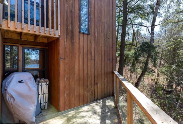 1033 East Walker Lake Dr, House detached with 3 bedrooms, 2 bathrooms and 6 parking in Lake of Bays ON | Image 4