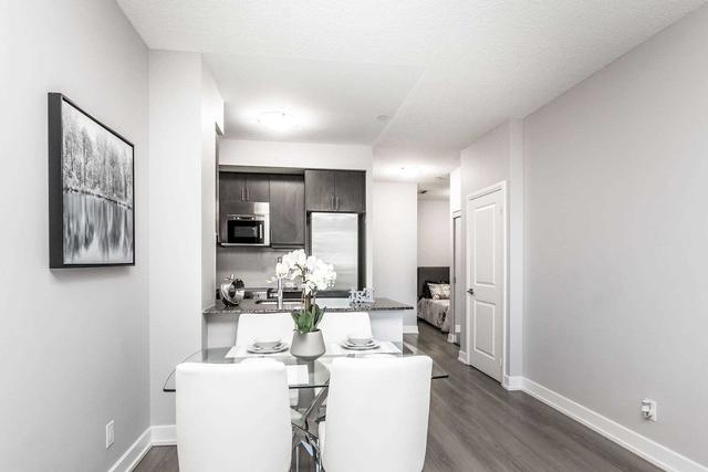 221 - 2 Eva Rd, Condo with 1 bedrooms, 1 bathrooms and 1 parking in Toronto ON | Image 4
