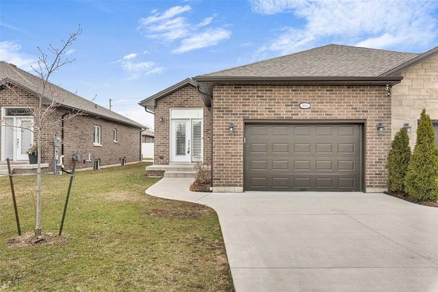 2545 Olive Rd, House semidetached with 2 bedrooms, 3 bathrooms and 5 parking in Windsor ON | Image 1