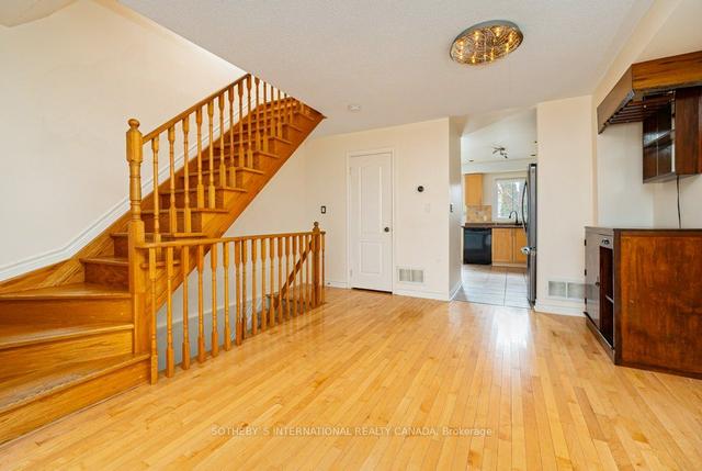 49 Rutland St, House semidetached with 4 bedrooms, 4 bathrooms and 2 parking in Toronto ON | Image 32