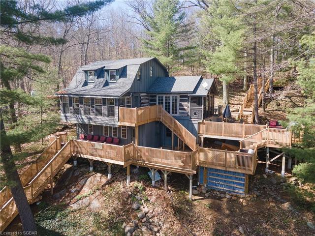 unit 9 - 1519 118 Highway W, House detached with 3 bedrooms, 1 bathrooms and null parking in Muskoka Lakes ON | Image 1