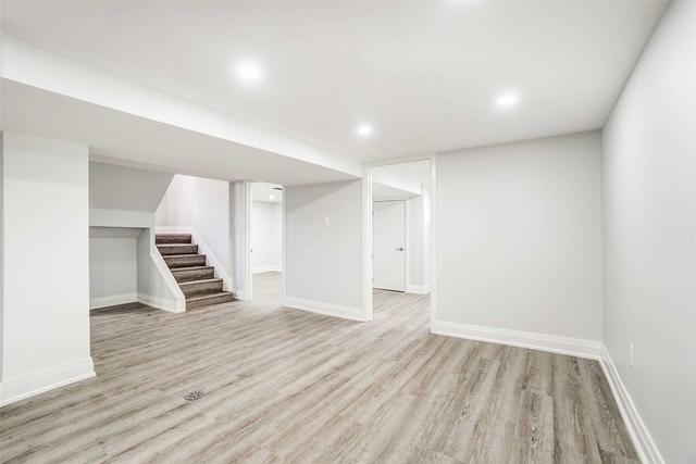 83 West 5th St, House detached with 3 bedrooms, 2 bathrooms and 3 parking in Hamilton ON | Image 10