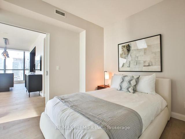 1606 - 8 Charlotte St, Condo with 2 bedrooms, 2 bathrooms and 1 parking in Toronto ON | Image 15