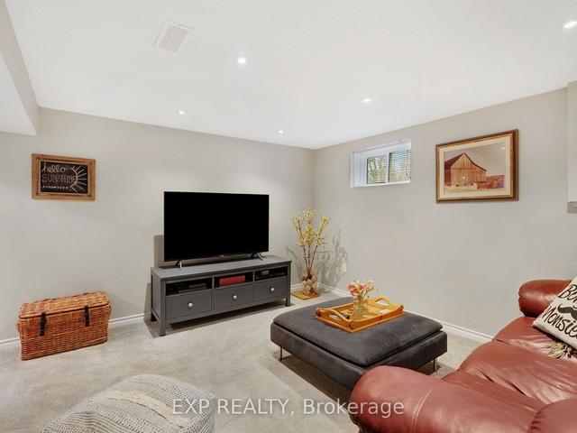 138 Erindale Ave, House detached with 3 bedrooms, 3 bathrooms and 4 parking in Hamilton ON | Image 8