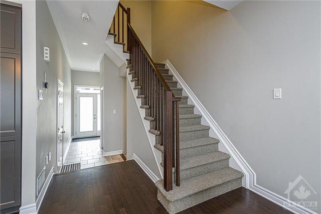 317 Livery Street, Townhouse with 3 bedrooms, 3 bathrooms and 3 parking in Ottawa ON | Image 16