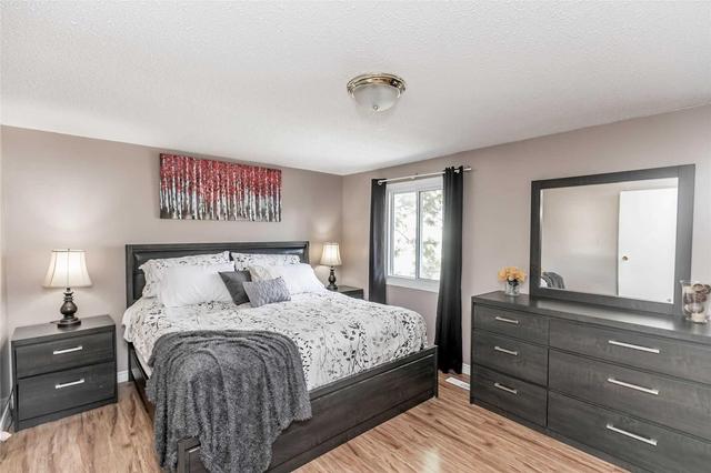11 - 57 Hansen Rd, Townhouse with 3 bedrooms, 2 bathrooms and 1 parking in Brampton ON | Image 6