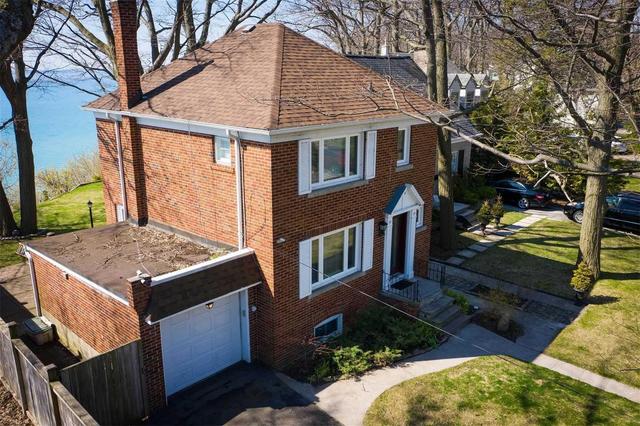 33 Crescentwood Rd, House detached with 3 bedrooms, 2 bathrooms and 3 parking in Toronto ON | Image 2