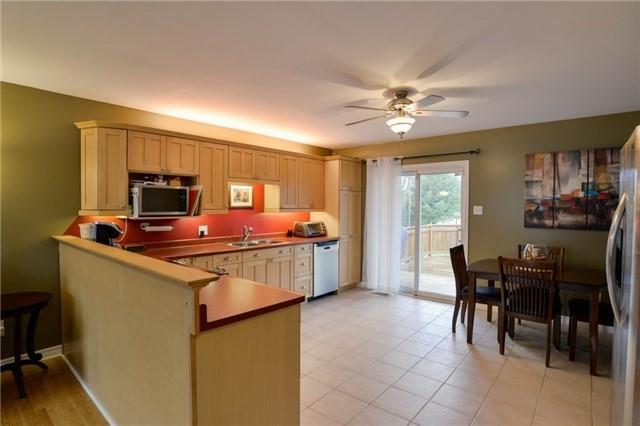 96 Elm St, House detached with 3 bedrooms, 2 bathrooms and 6 parking in Kawartha Lakes ON | Image 3
